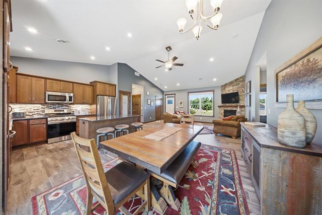 911 67th Avenue, Hudson, WI 54016