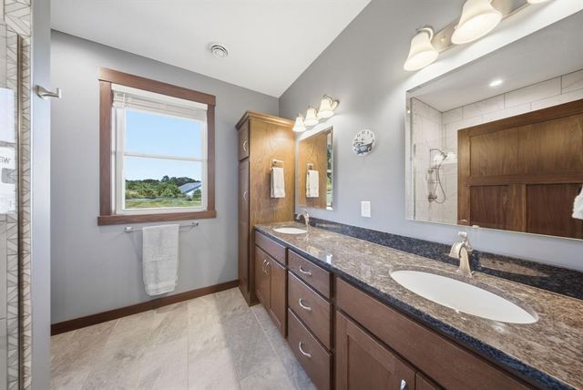 911 67th Avenue, Hudson, WI 54016