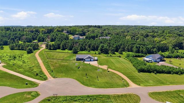 911 67th Avenue, Hudson, WI 54016