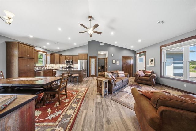911 67th Avenue, Hudson, WI 54016