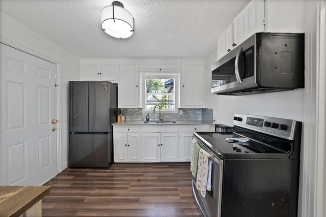 331 W Vinyard Road, Duncanville, TX 75137
