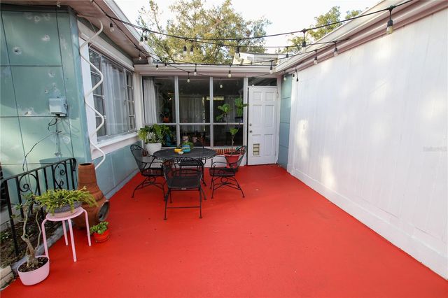 1011 E CRENSHAW STREET, Tampa, FL 33604