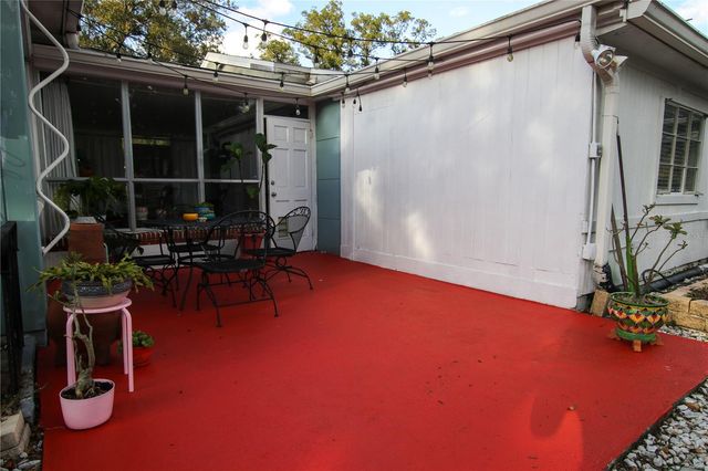 1011 E CRENSHAW STREET, Tampa, FL 33604