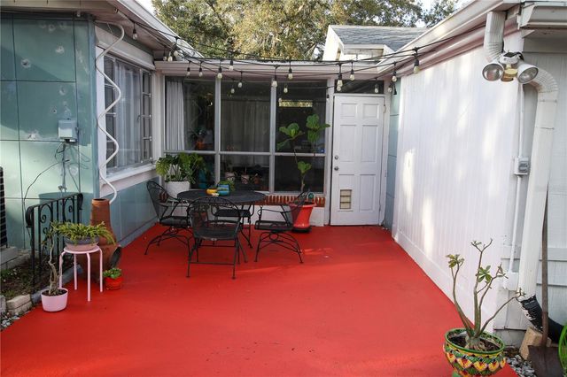 1011 E CRENSHAW STREET, Tampa, FL 33604