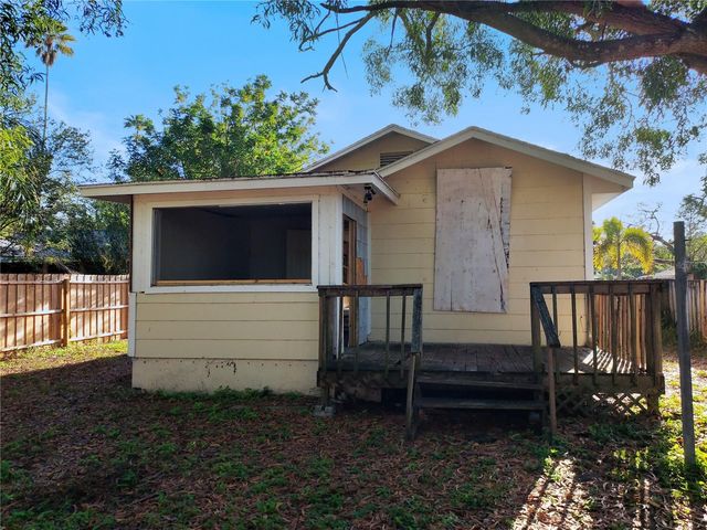1426 17TH STREET W, Bradenton, FL 34205