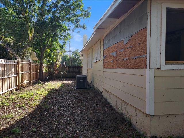 1426 17TH STREET W, Bradenton, FL 34205