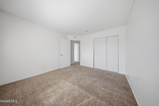 38710 E 10th Street 18, Palmdale, CA 93550