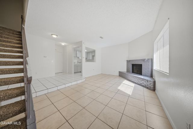 38710 E 10th Street 18, Palmdale, CA 93550