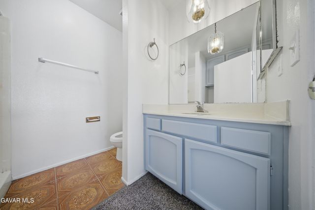 38710 E 10th Street 18, Palmdale, CA 93550