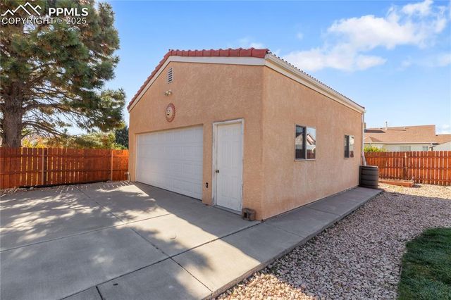 165 S Glenrose Drive, Pueblo, CO 81007