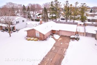 400 Mayflower Drive, Saginaw, MI 48638