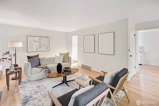 3933 S Mead Street, Seattle, WA 98118