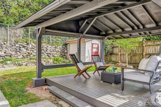 3933 S Mead Street, Seattle, WA 98118