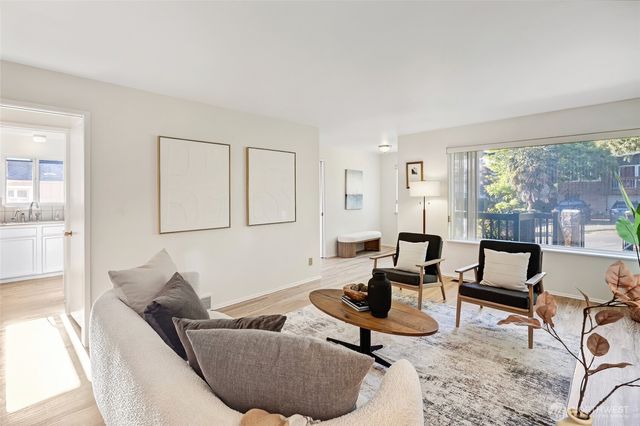 3933 S Mead Street, Seattle, WA 98118