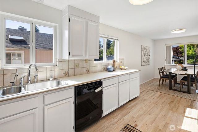 3933 S Mead Street, Seattle, WA 98118
