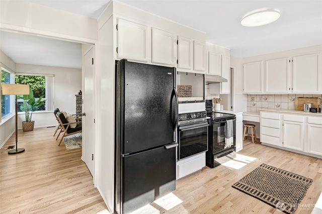3933 S Mead Street, Seattle, WA 98118