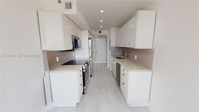 1000 W Island Blvd 1812, Aventura, FL 33160