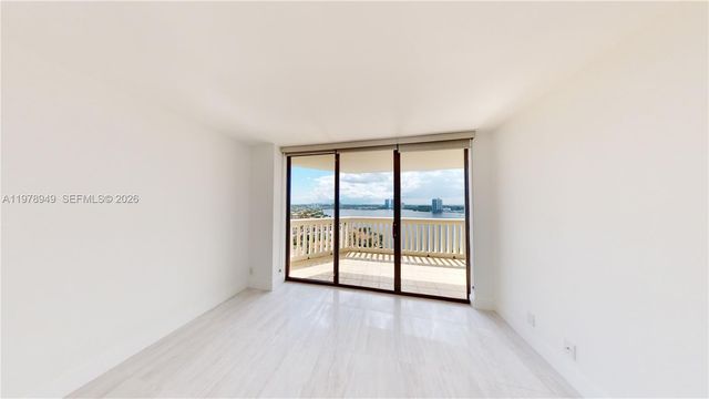 1000 W Island Blvd 1812, Aventura, FL 33160