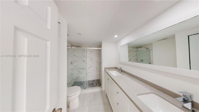 1000 W Island Blvd 1812, Aventura, FL 33160