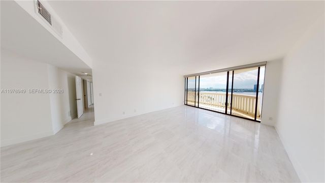 1000 W Island Blvd 1812, Aventura, FL 33160