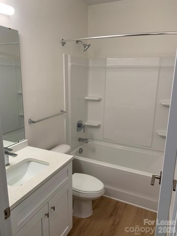 3515 Markland Drive 301, Charlotte, NC 28208