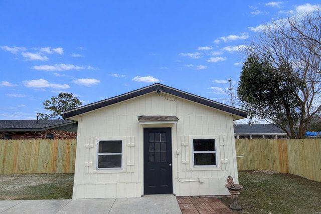 207 Bellaire Drive, Houma, LA 70360