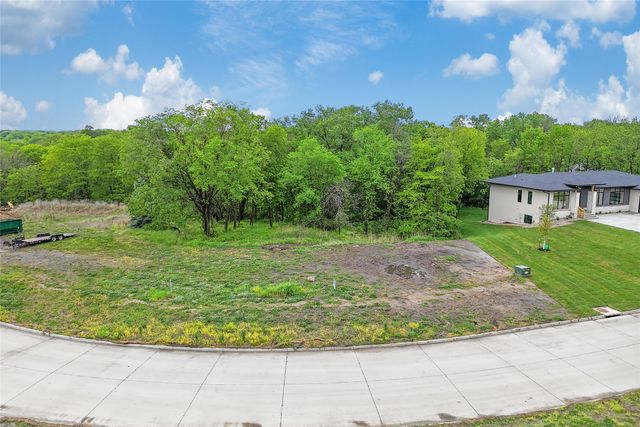 8070 NW 28th Lane, Ankeny, IA 50023