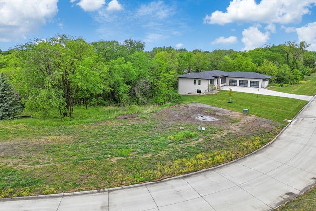 8070 NW 28th Lane, Ankeny, IA 50023