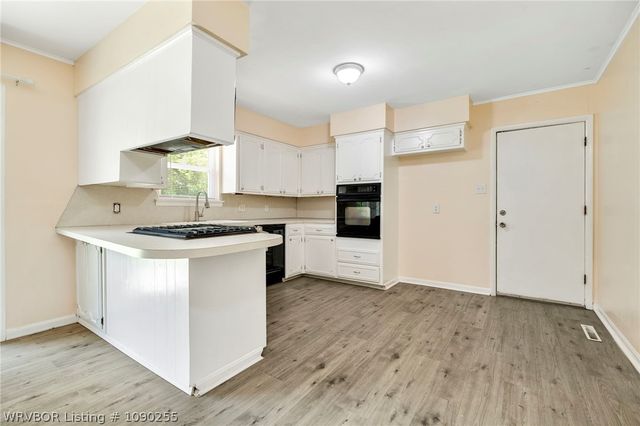 2211 S 64th Street, Fort Smith, AR 72903