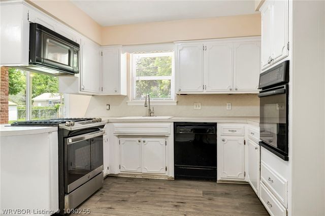 2211 S 64th Street, Fort Smith, AR 72903