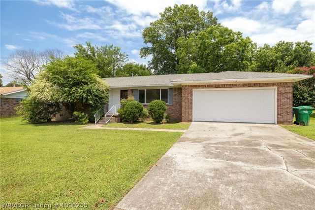 2211 S 64th Street, Fort Smith, AR 72903
