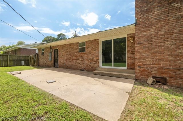 2211 S 64th Street, Fort Smith, AR 72903
