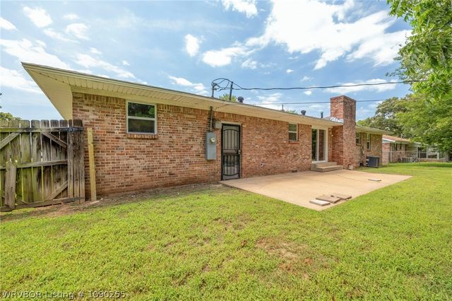 2211 S 64th Street, Fort Smith, AR 72903