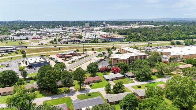 2211 S 64th Street, Fort Smith, AR 72903