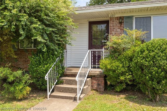 2211 S 64th Street, Fort Smith, AR 72903