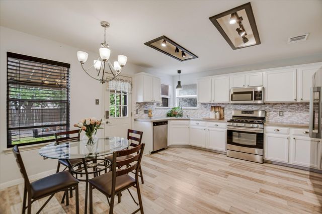 1318 Rosie LN, Cedar Park, TX 78613