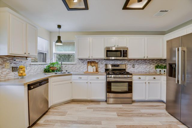1318 Rosie LN, Cedar Park, TX 78613