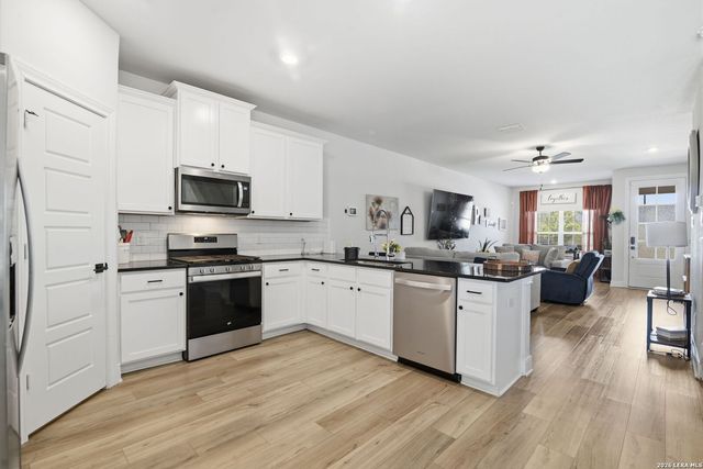6515 Napa FRY, Converse, TX 78109