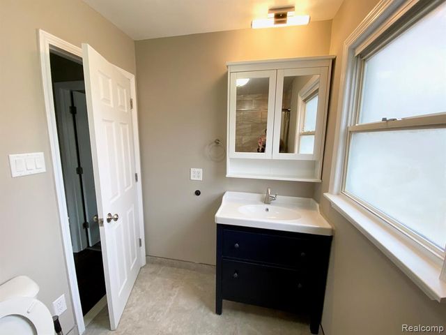 14415 Newburgh Road, Livonia, MI 48154