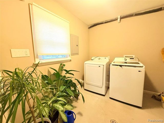 14415 Newburgh Road, Livonia, MI 48154