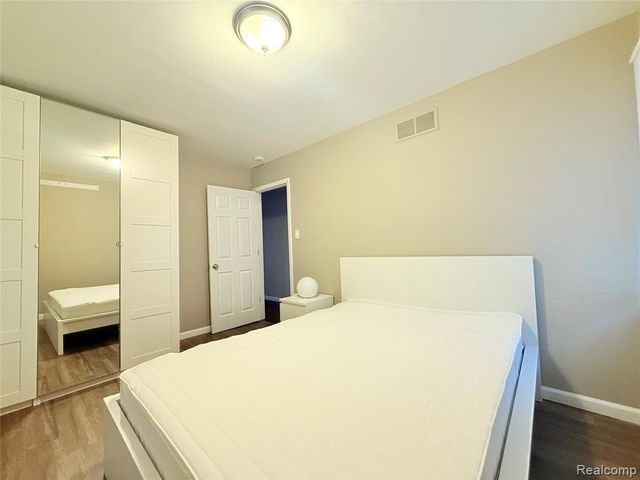 14415 Newburgh Road, Livonia, MI 48154