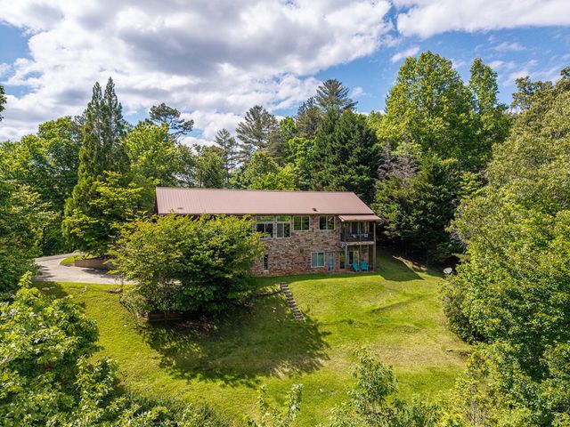 325 Weoka Court, Ellijay, GA 30541
