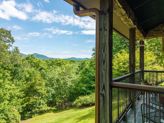 325 Weoka Court, Ellijay, GA 30541