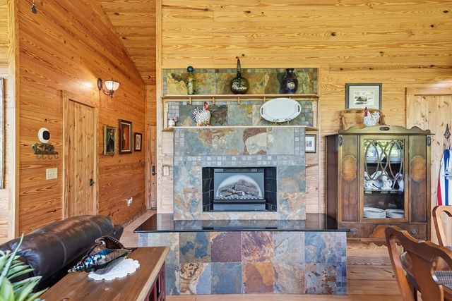 325 Weoka Court, Ellijay, GA 30541