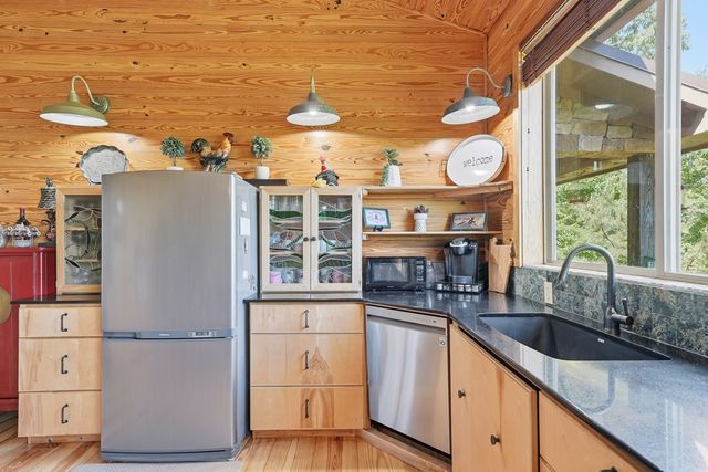 325 Weoka Court, Ellijay, GA 30541