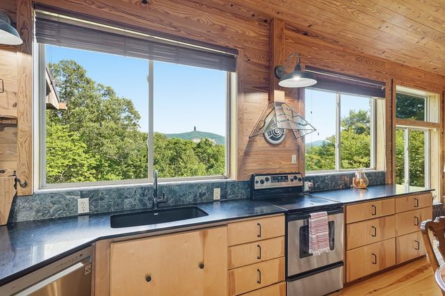 325 Weoka Court, Ellijay, GA 30541
