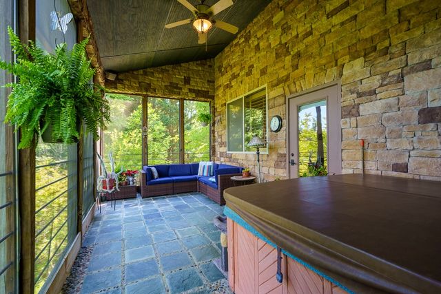 325 Weoka Court, Ellijay, GA 30541