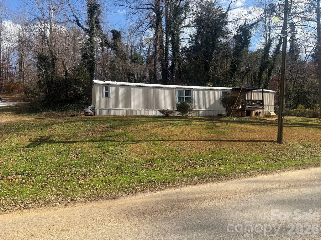 222 Forsythe Street, Marion, NC 28752