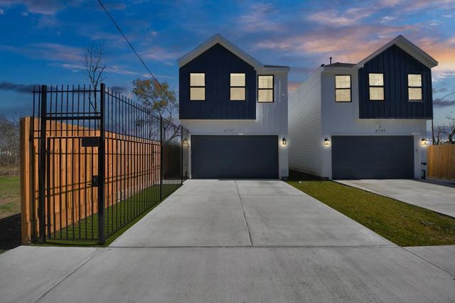 6747 Peerless Street, Houston, TX 77021