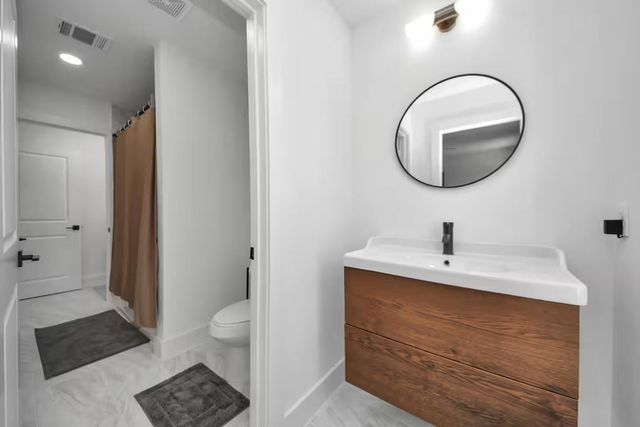 6747 Peerless Street, Houston, TX 77021